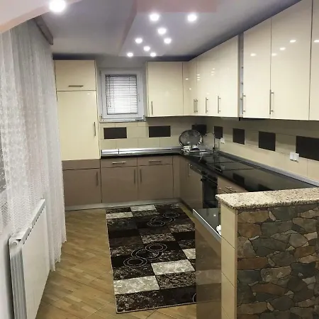 Апартаменты Large , Modern American Style + Free Parking Places