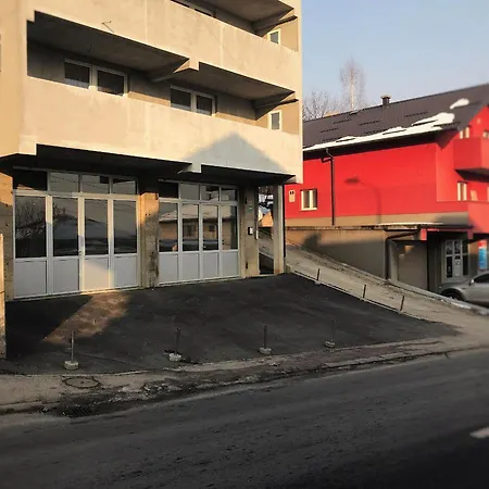 Large , Modern American Style + Free Parking Places Сараево